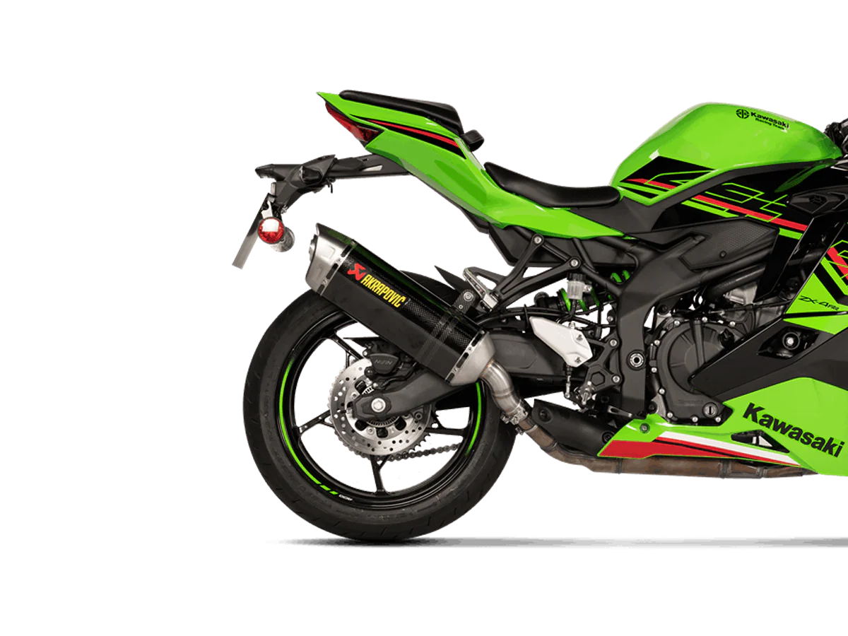 Akrapovic Slip-On Line Carbon Kawasaki ZX-4R (23-25) S-K4SO8-HRC - Image 3