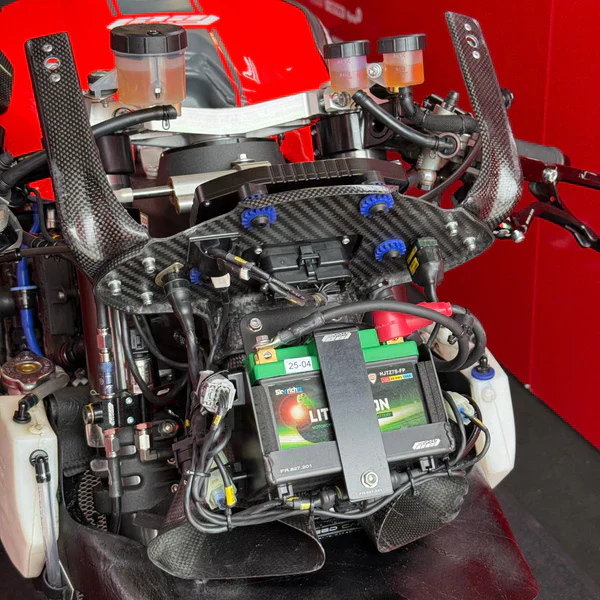 Carbon Instrumentenhalter + Luftkanal Feel Racing Ducati Panigale V2 955 (20-24) FR.495.112.C - Image 3