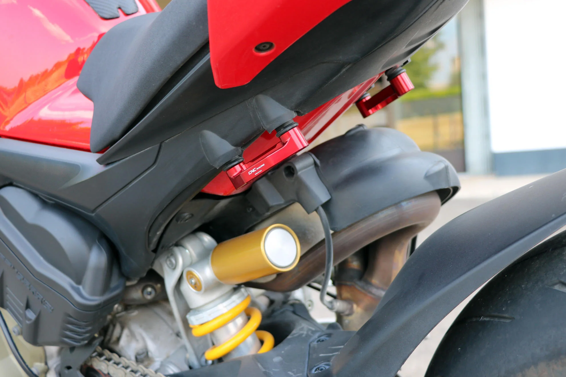 Sozius-Fußrasten Abdeckplatten Aluminium CNC Racing Ducati Panigale V4/S/R (25-26) PET52 - Image 6