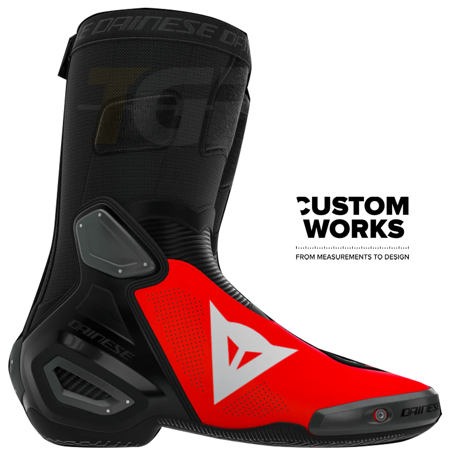 Dainese Axial 2 Air Racing und Straßen Motorradstiefel Marco Bezzecchi Replica 2026 | Herren | Fluo Rot / Schwarz | Custom Works - Image 4