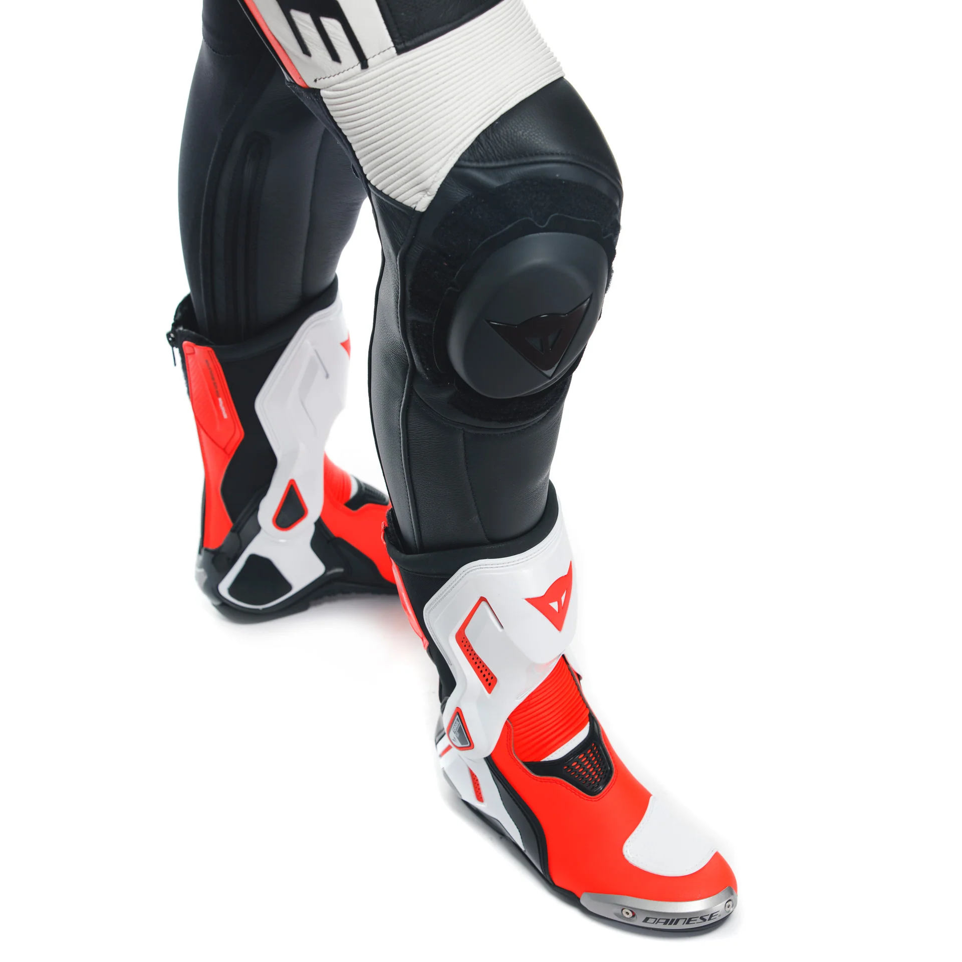 Dainese Grobnik Lady Einteiler Lederkombi – Perforierter Rennanzug | Frauen | Weiß/Rot - Image 15