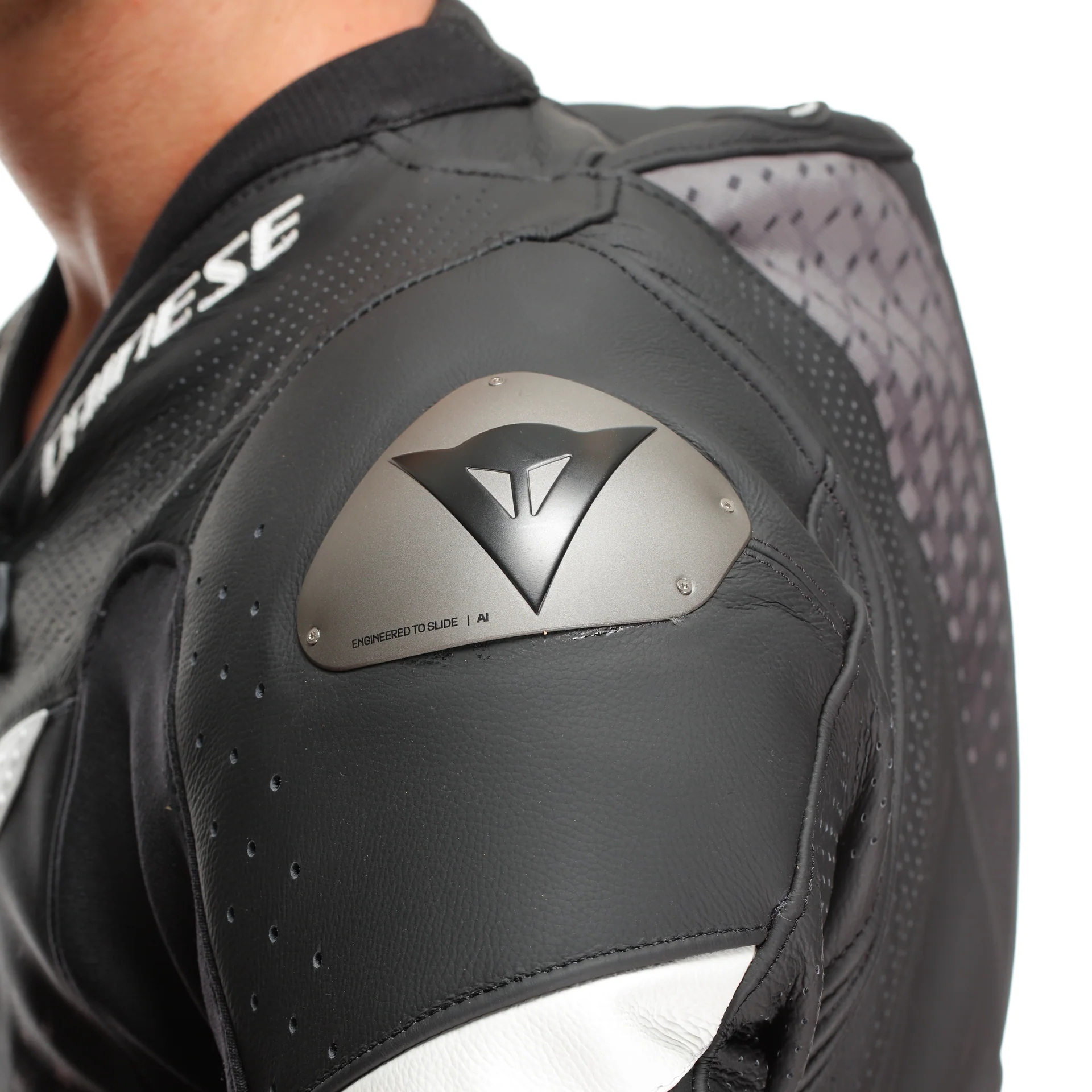 Dainese Laguna Seca 6 Einteiler Lederkombi – Perforierter Rennanzug | Herren | Schwarz/Weiß - Image 16