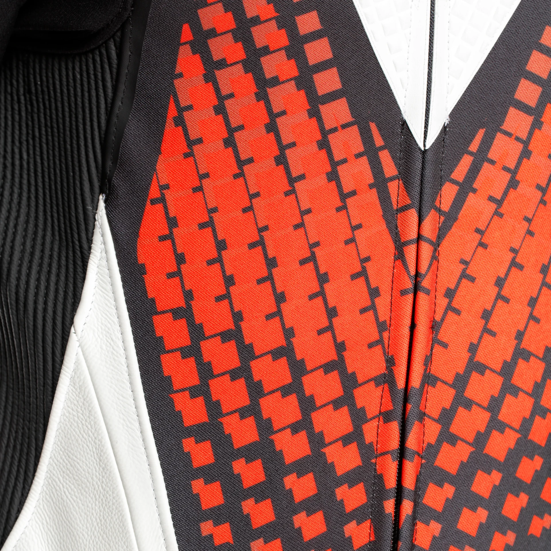 Dainese Laguna Seca 6 Einteiler Lederkombi – Perforierter Rennanzug | Herren | Weiß/Rot - Image 9