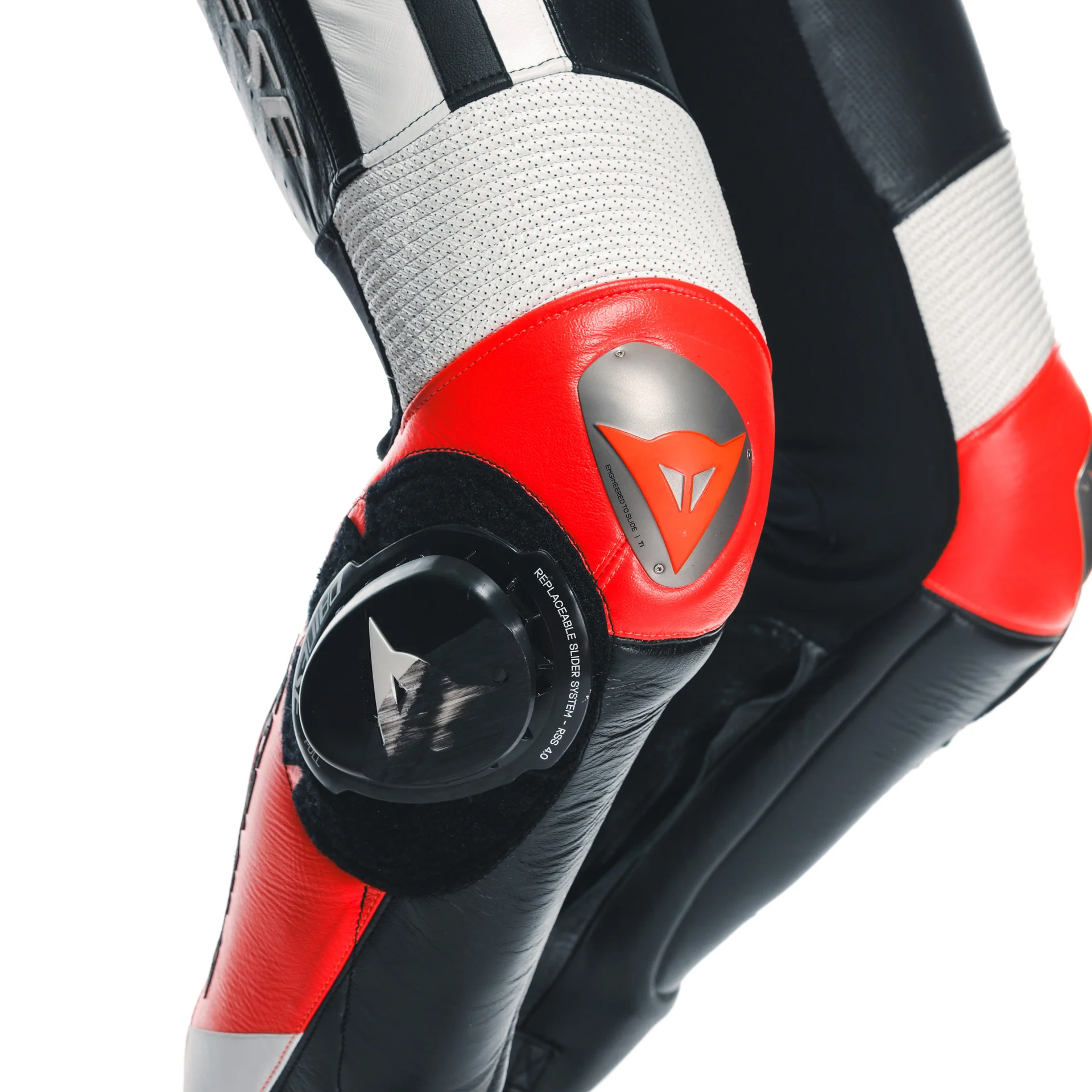 Dainese Mugello 3 D-AIR® Einteiler Lederkombi – Perforierter Airbag Rennanzug | Herren | Schwarz/Rot - Image 14