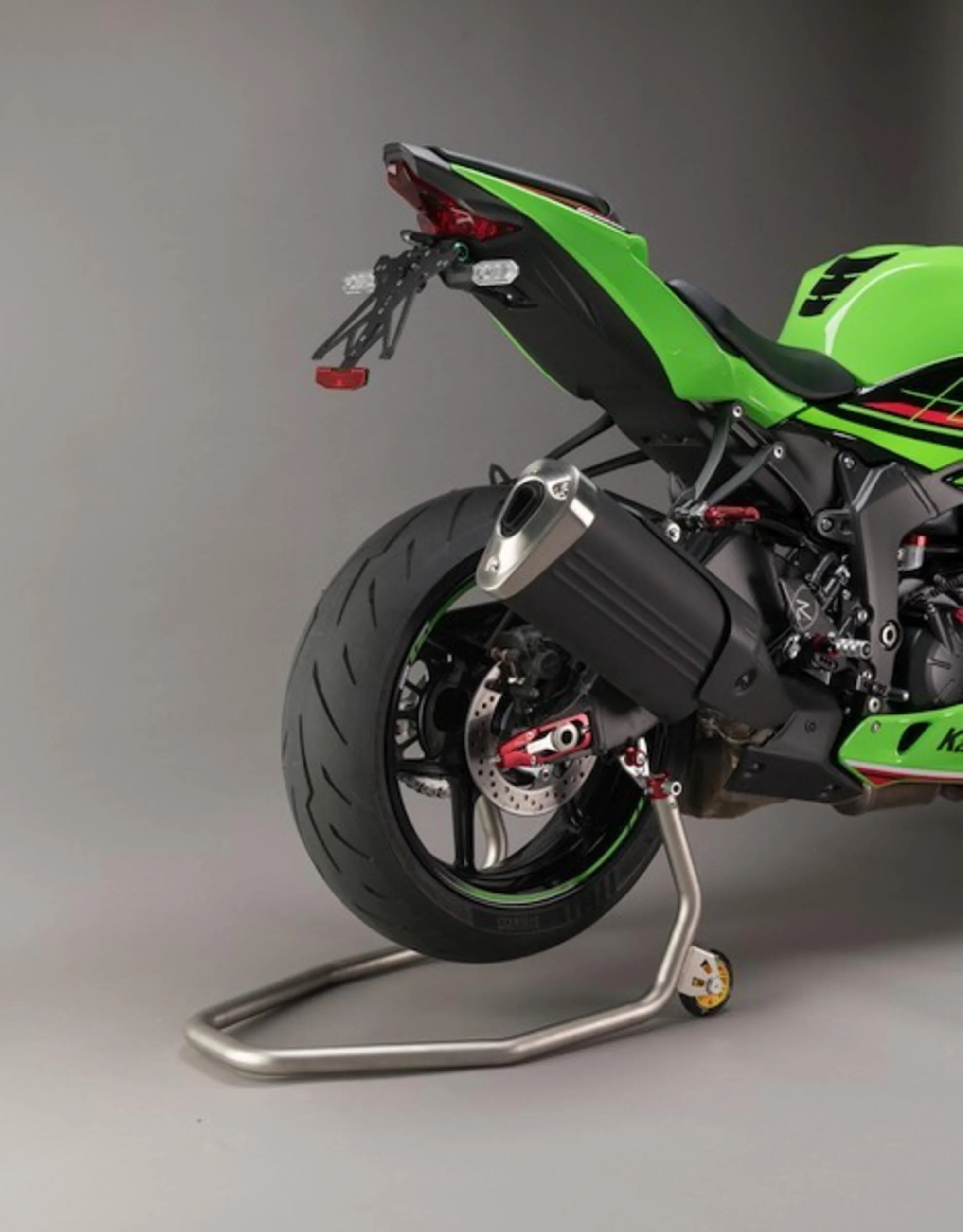 Edelstahl Hinterradständer LighTech Ducati Panigale V4/S/R (25-26) mit Gabelaufnahmen RSS005F - Image 2