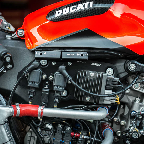 Elektronik- & Seitenverkleidungs-Halter WorldSSP Feel Racing Ducati Panigale V2 955 (20-24) FR.03.KIT - Image 3
