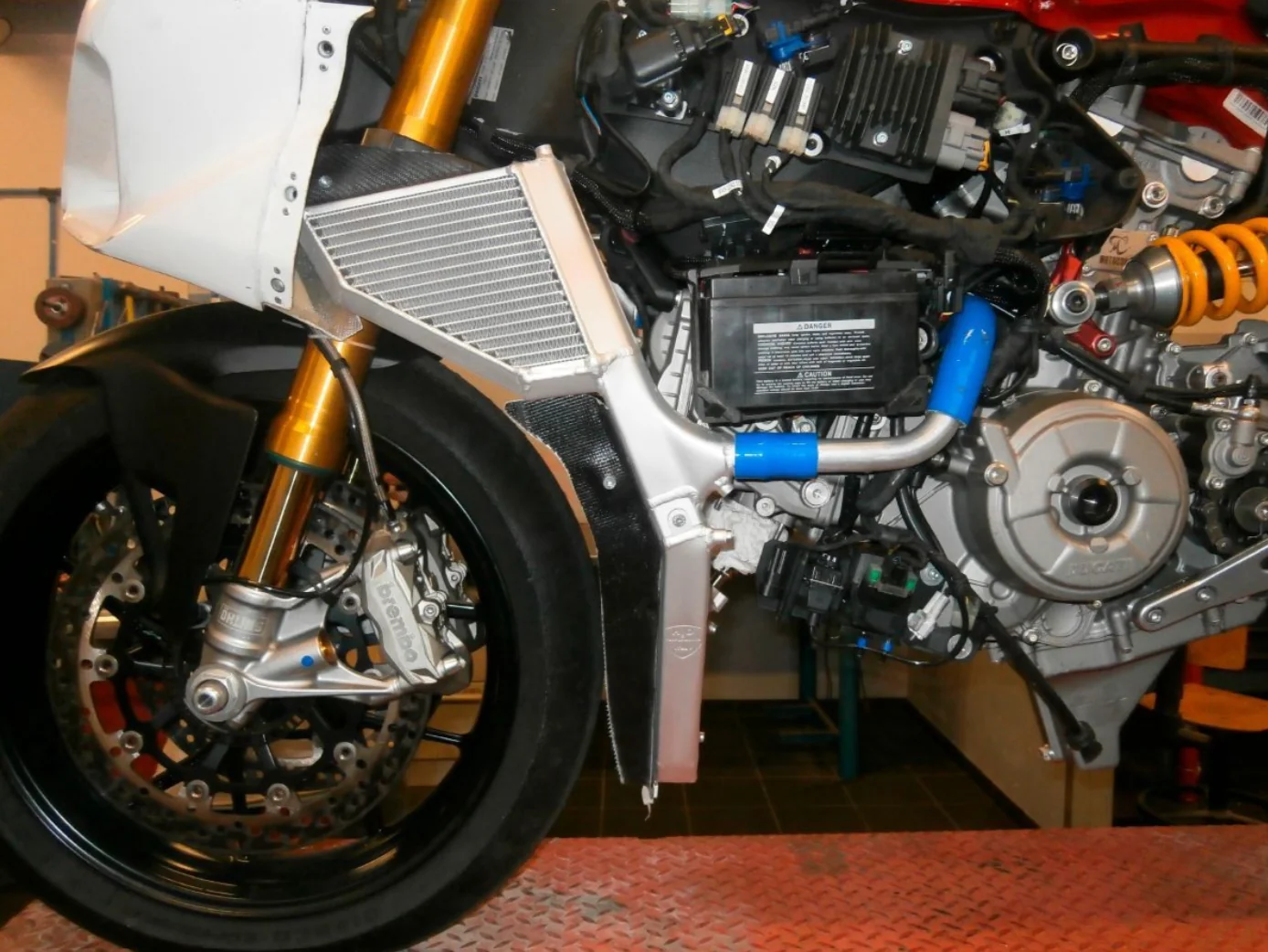 H2O Performance Wasser + Ölkühler EVO Kit Ducati Panigale V2 955 (20-24) - Image 3