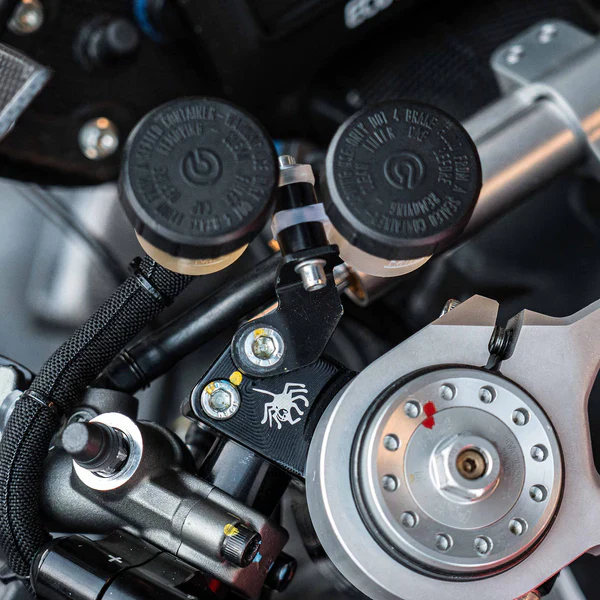 Halterkit Ausgleichsbehälter Bremse/Kupplung WorldSSP Feel Racing Ducati Panigale V2 955 (20-24) FR.08.KIT - Image 2