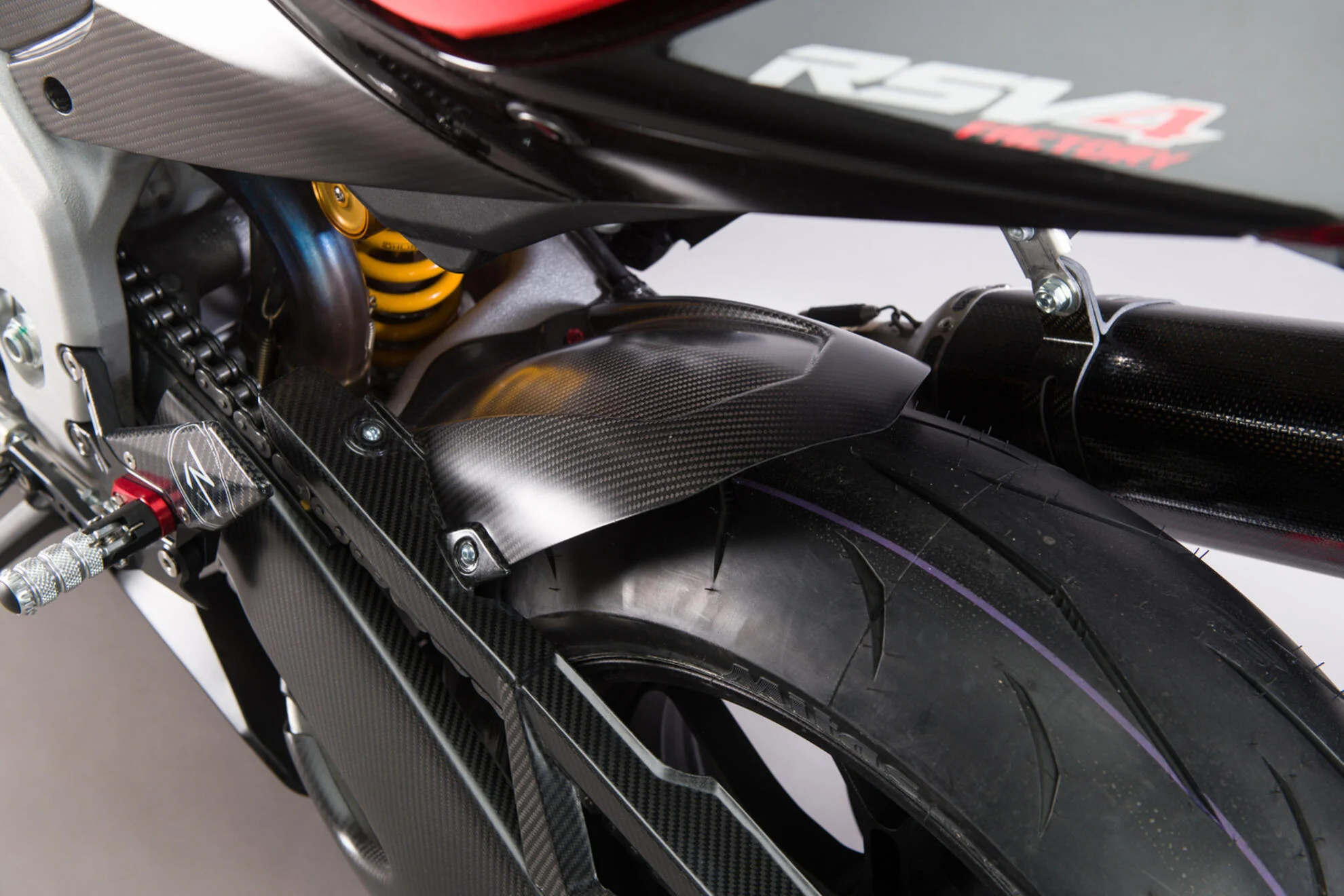 Hinterer Kotflügel Carbon LighTech Aprilia RSV4/RR/1100 Factory (21-26) CARA2020 - Image 3