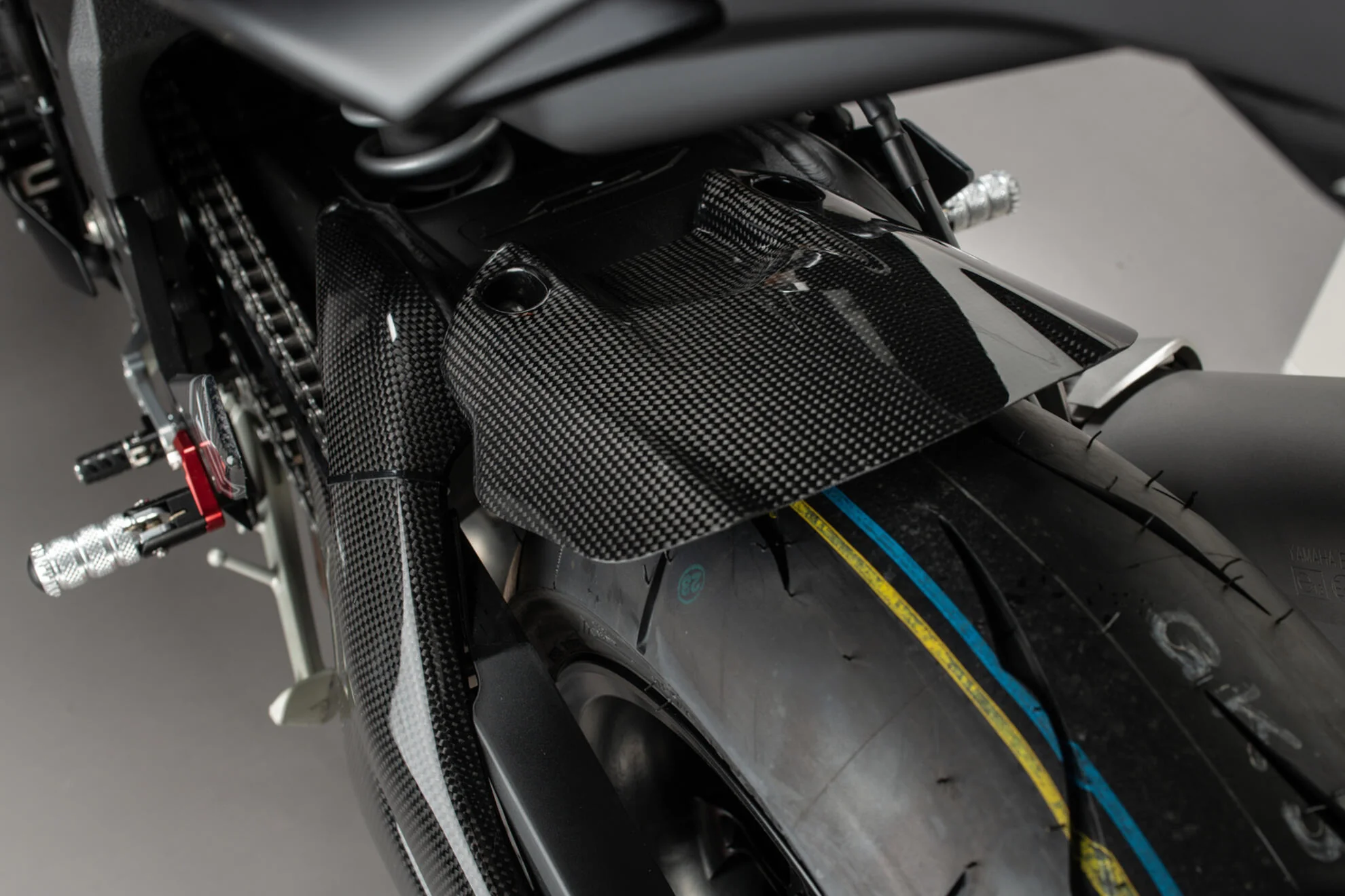 Hinterer Kotflügel Carbon LighTech Yamaha YZF-R1/M RN32, RN49 & RN65 (15-26) CARY5020 - Image 4