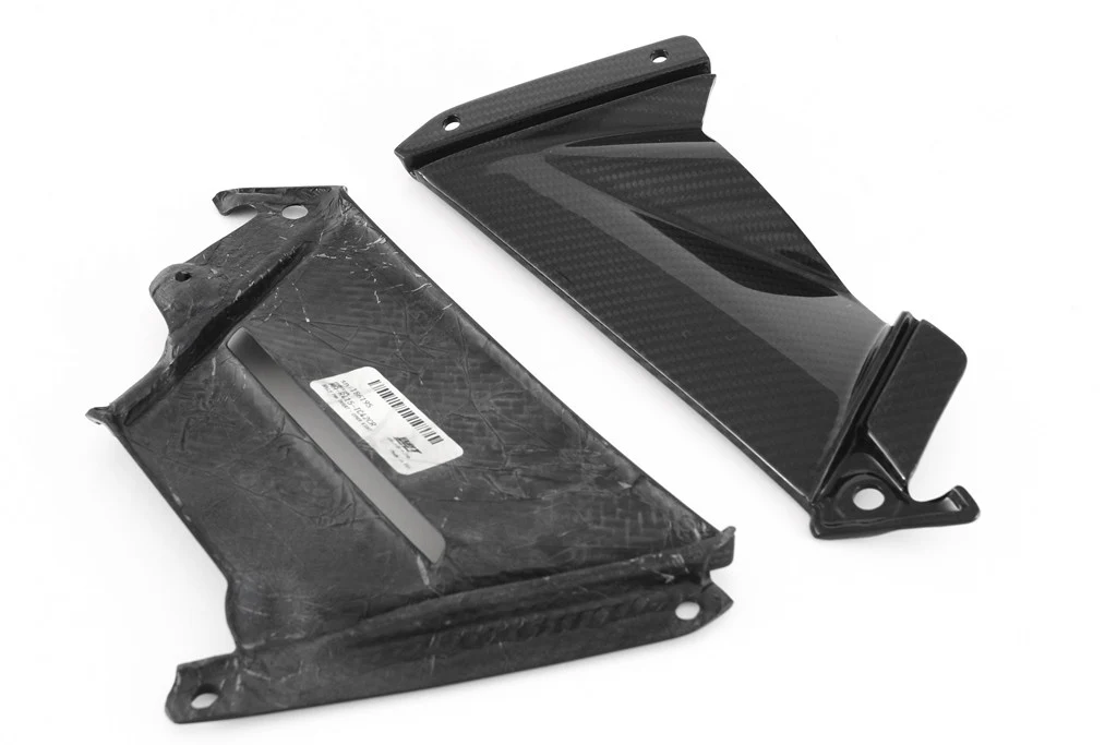 Innenteile Bugspoiler Carbon Fullsix Aprilia RSV4/1100 Factory/R/RR/RF (09-20) - Image 7