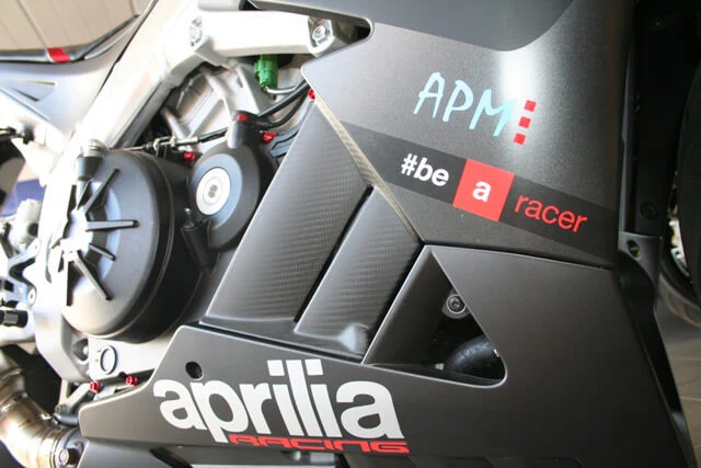 Innenteile Bugspoiler Carbon Fullsix Aprilia RSV4/1100 Factory/R/RR/RF (09-20) - Image 9