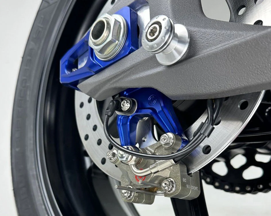 Kettenspanner Kit mit Bremssattelhalter und Brembo P2-24 64mm X206001 Motocorse Ducati Panigale V4/S (25-26) - Image 2