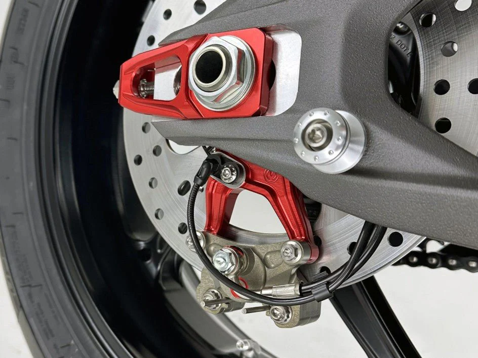 Kettenspanner Kit mit Bremssattelhalter und Brembo P2-24 64mm X206001 Motocorse Ducati Panigale V4/S (25-26) - Image 5
