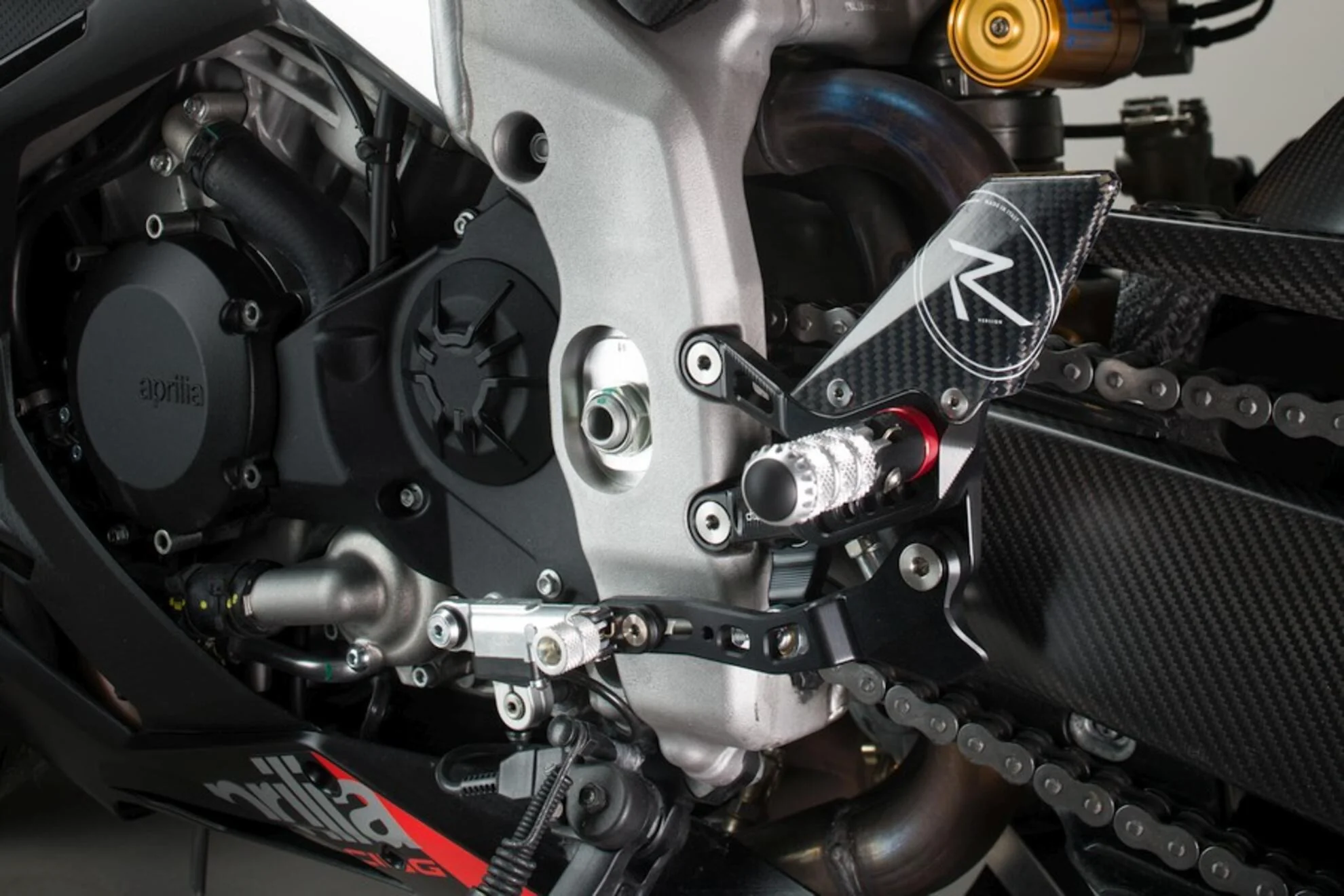 Fußrastenanlage R LighTech Aprilia RSV4/RF/RR/1100 Factory (17-26) FTRAP005R - Image 3
