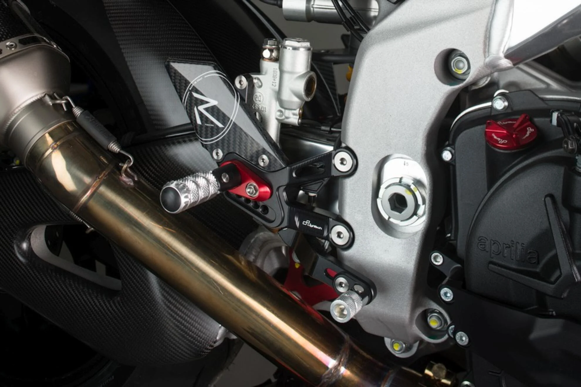 Fußrastenanlage R LighTech Aprilia RSV4/RF/RR/1100 Factory (17-26) FTRAP005R - Image 4
