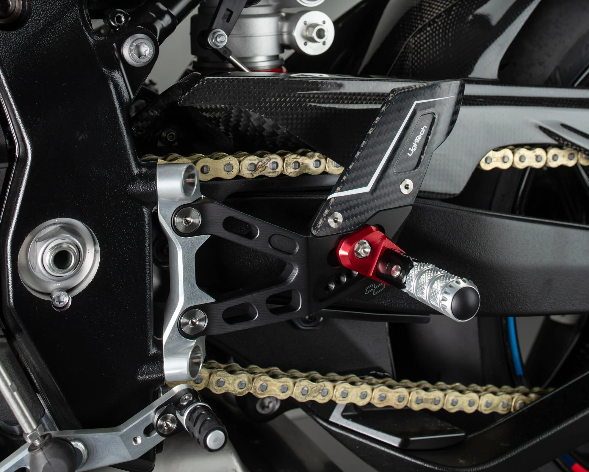 Fußrastenanlage R LighTech BMW S1000RR K67 (19-26) FTRBM007R - Image 4