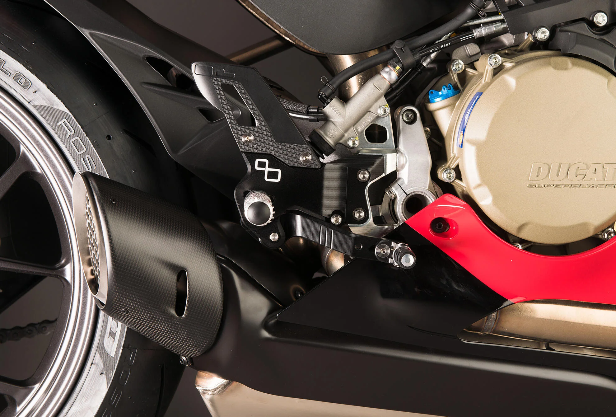Fußrastenanlage Track-Use LighTech Umkehrschaltung Ducati Panigale V2 955 (20-24) FTRDU014 - Image 2