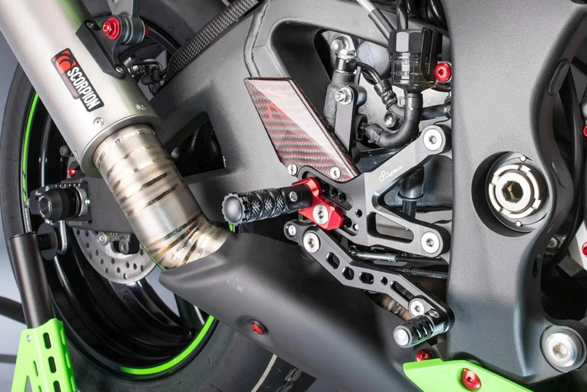 Fußrastenanlage R LighTech Kawasaki ZX-10 R/RR (16-20) FTRKA006R - Image 9