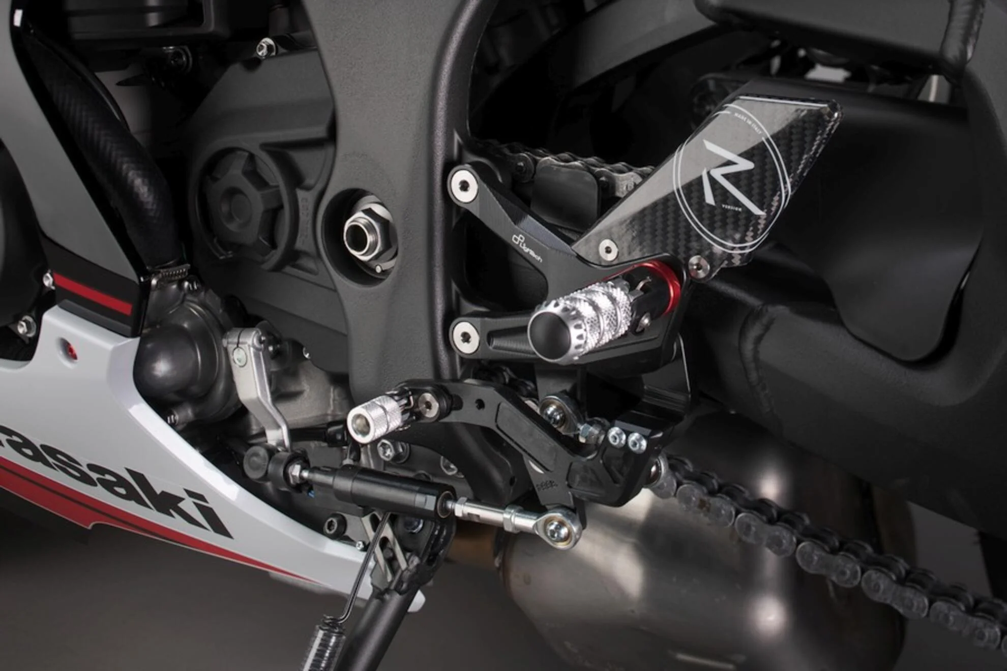 Fußrastenanlage R LighTech Kawasaki ZX-10 R/RR (21-26) FTRKA011R - Image 7