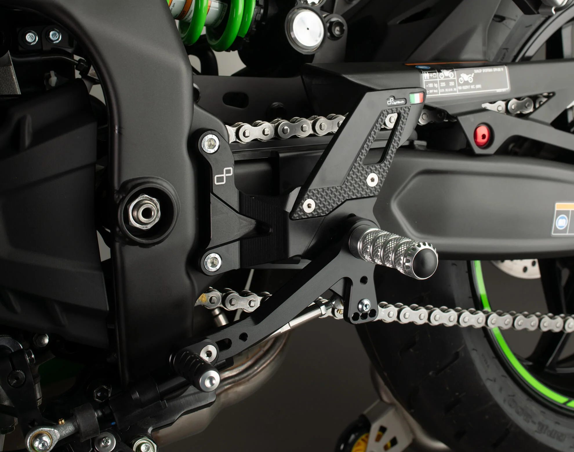 Fußrastenanlage Track-Use LighTech Kawasaki ZX-4 RR (23-25) FTRKA014 - Image 3