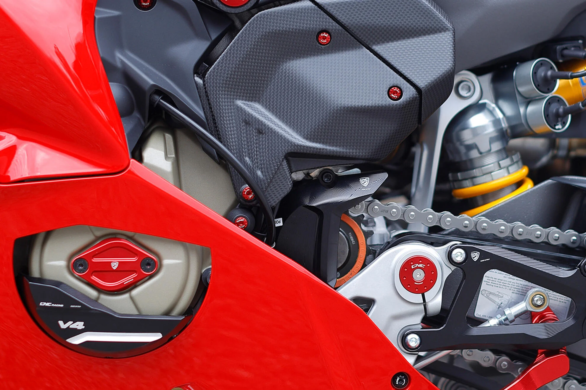 Ritzelabdeckung Aluminium CNC Racing Ducati Panigale V4/S/R (25-26) CP178 - Image 5