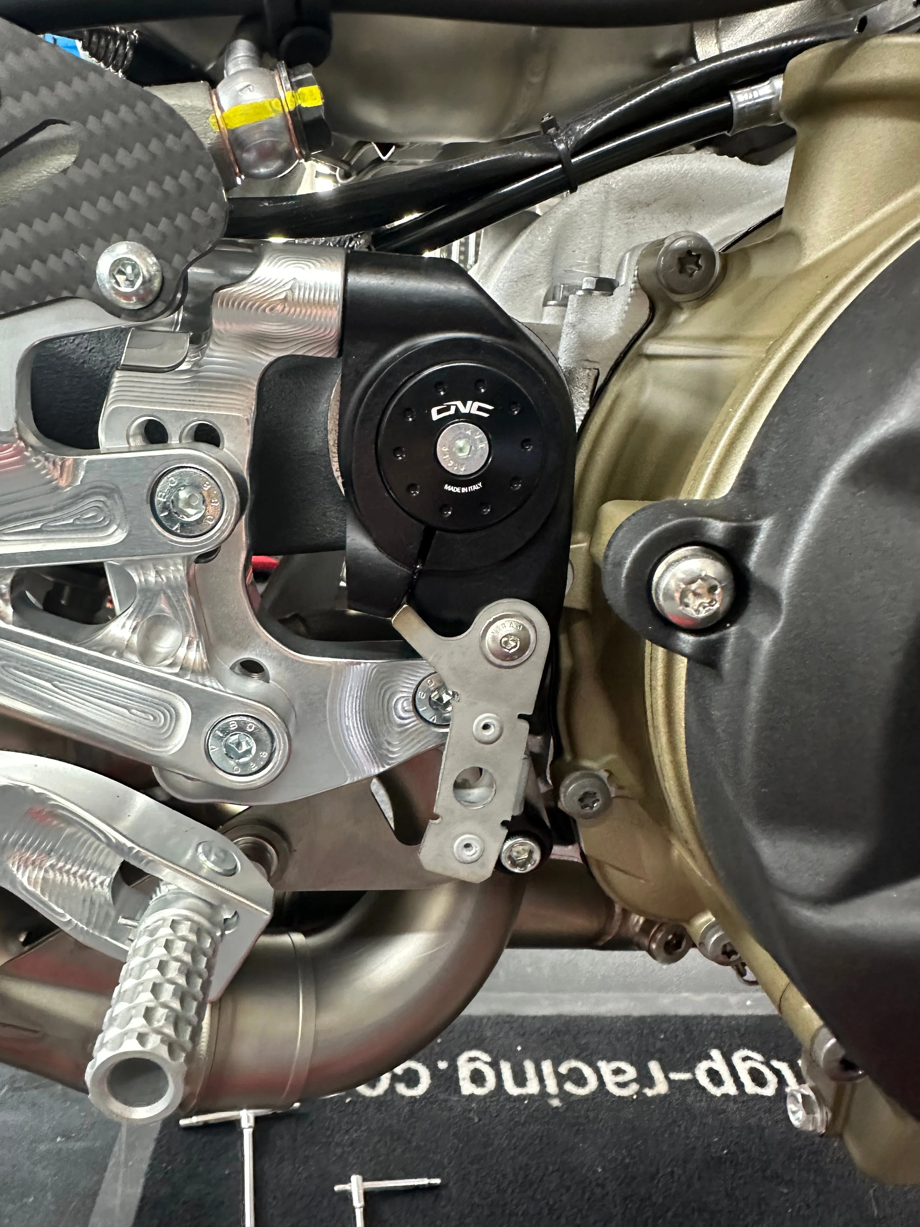 SBK Verkleidungshalter Kit AP Carbon Line Ducati Panigale V4/S/R (22-24) - Image 3