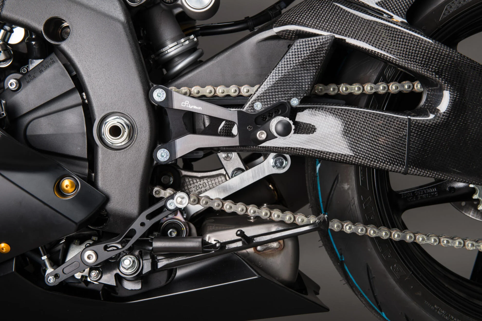 Schwingenabdeckung Carbon LighTech Yamaha YZF-R6 RJ27 (17-26) CARY9961 - Image 3