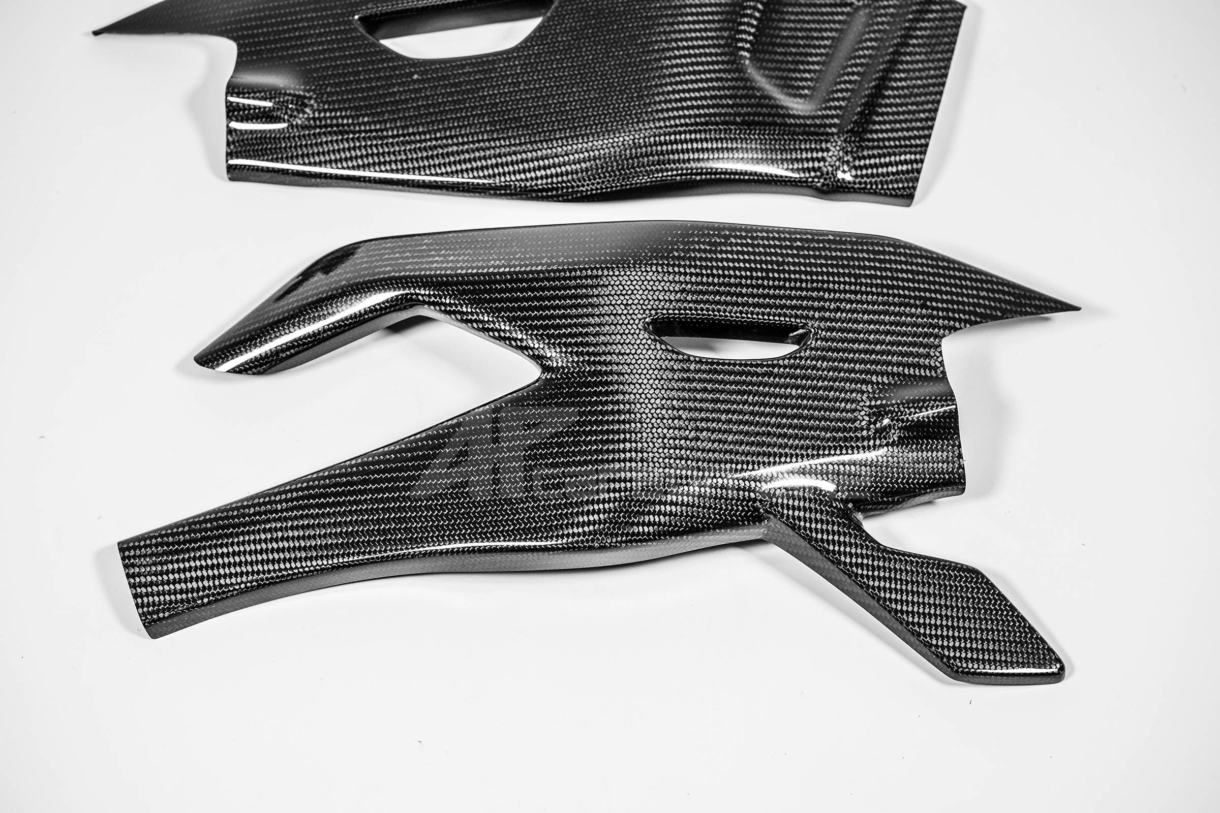 Schwingenabdeckungen 200g AP Carbon Line Yamaha YZF-R1/M RN32, RN49 und RN65 (15-26) - Image 2