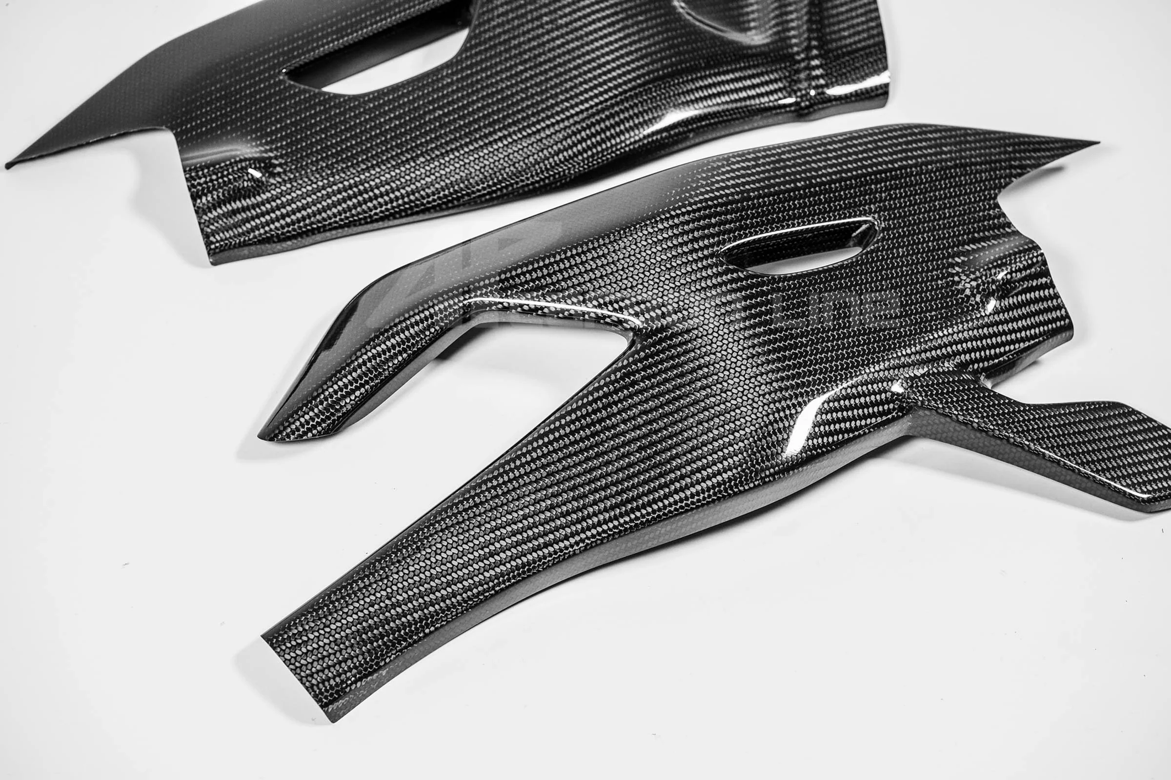Schwingenabdeckungen 200g AP Carbon Line Yamaha YZF-R1/M RN32, RN49 und RN65 (15-26) - Image 4