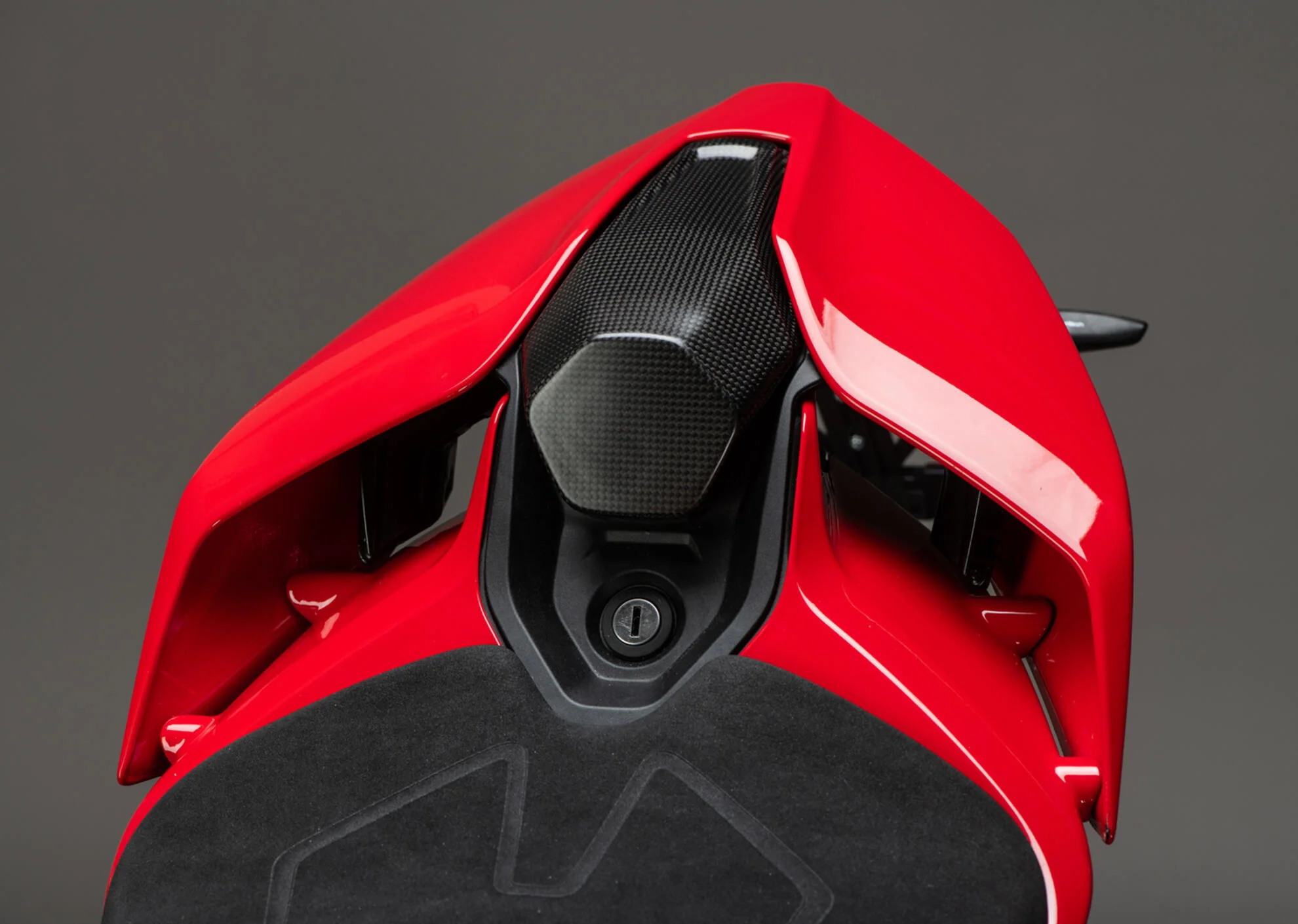 Soziusabdeckung Carbon LighTech Ducati Panigale V4/S (25-26) CARD2492M - Image 3