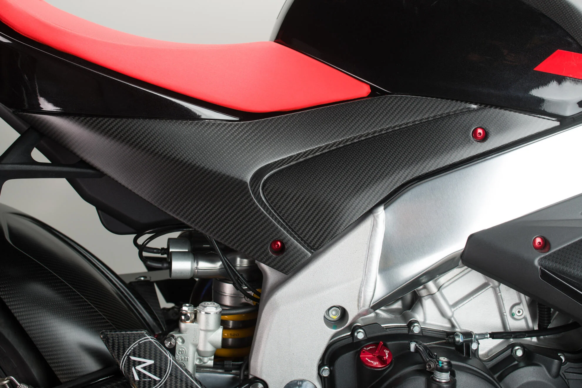 Tankschutz Unten Carbon LighTech Aprilia RSV4/RR/1100 Factory (21-26) CARA2080 - Image 2