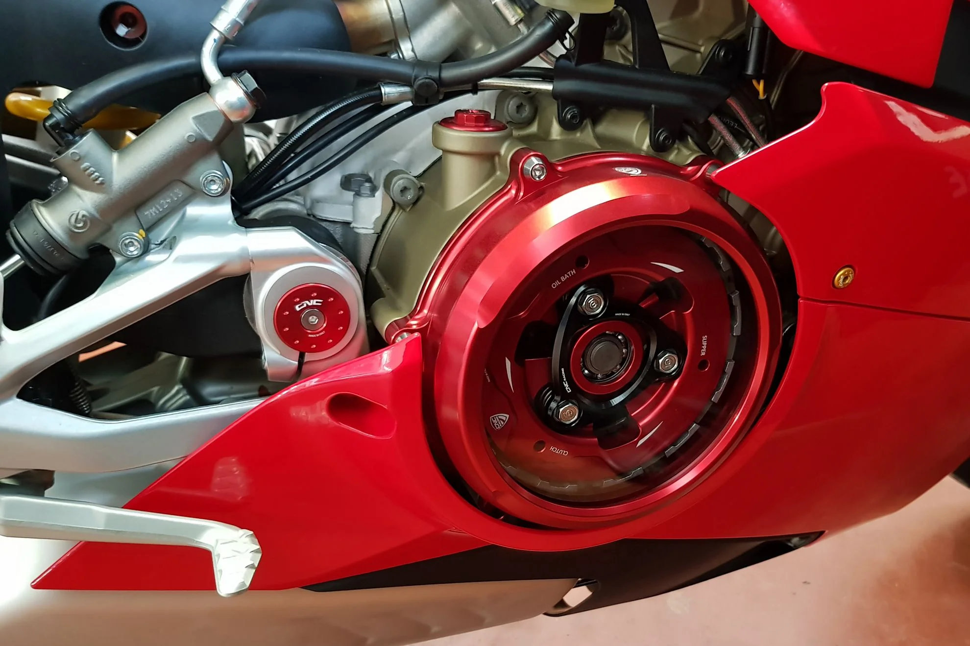 Transparenter Kupplungsdeckel CNC Racing Ducati Panigale V4/S (25-26) CA210 - Image 5